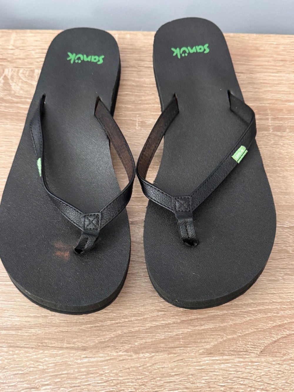 Sanuk Black Flip Flop Sandals Size 9